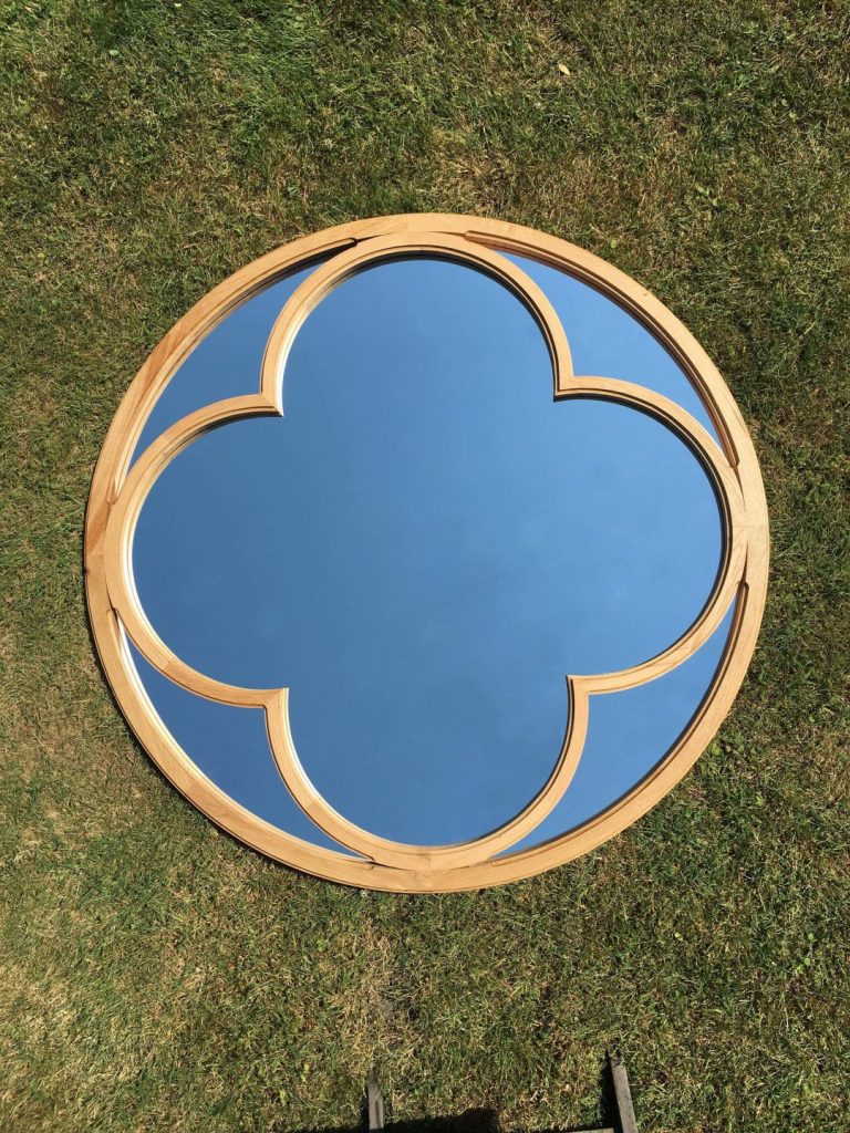 Solid Oak mirror 1m15 diameter 35mm thickness, matt varnish finish.